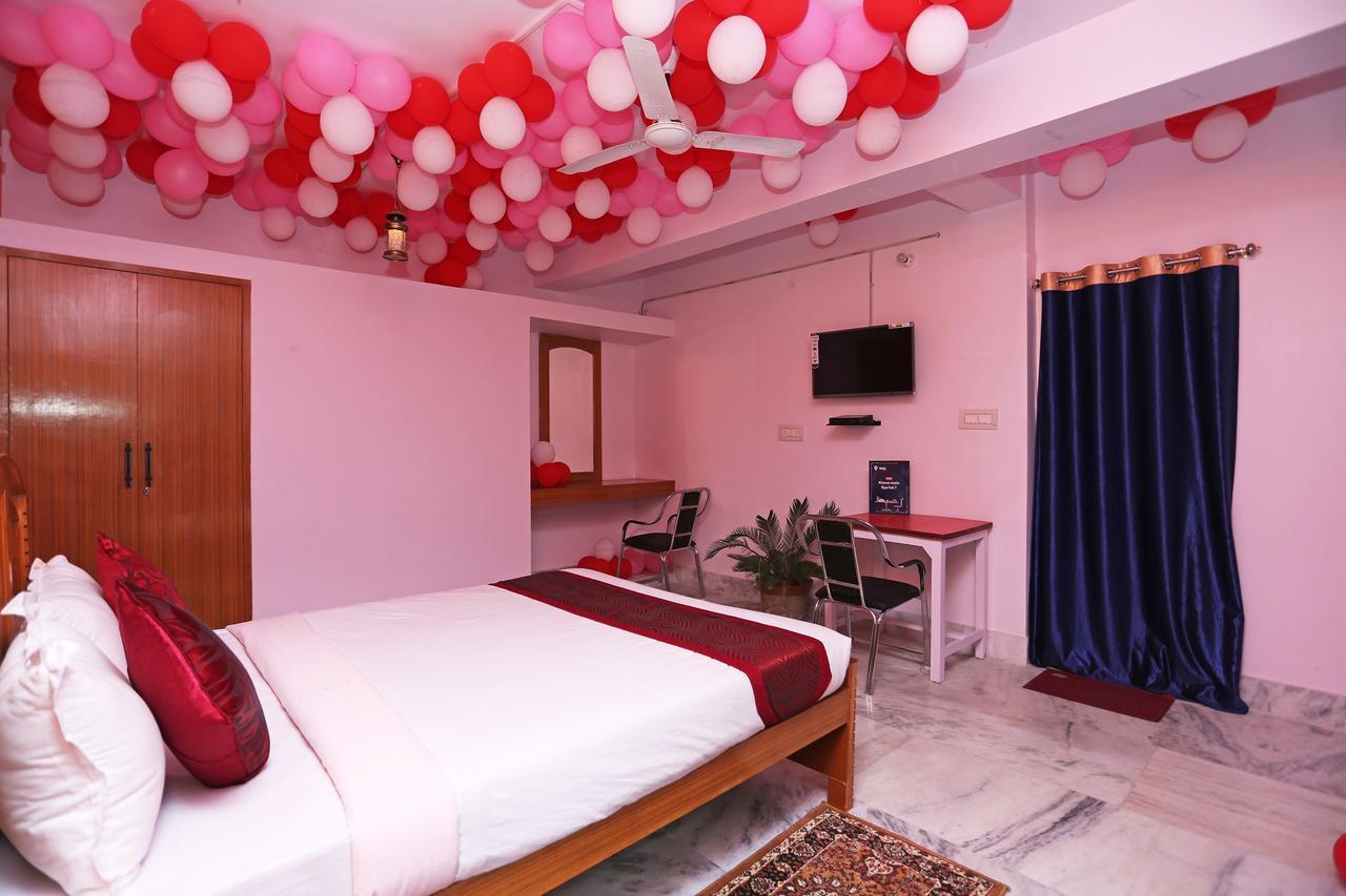 Oyo 10994 Hotel Luxury Inn Patna  Bagian luar foto